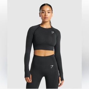 New Gymshark Vital Seamless Women’s Black 2.0 Long Sleeve Crop Top